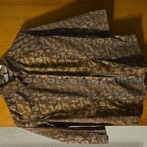 Button Down Shirt Size Medium: D